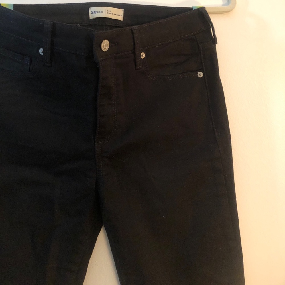 Gap 29R skinny jeans worn once.